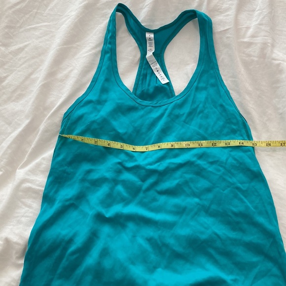 Lululemon tank sz4 - Picture 5 of 5